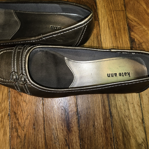 Kate Ann Gray Low-heeled Closed Square-toe Style Shoe 8 - Picture 5 of 15